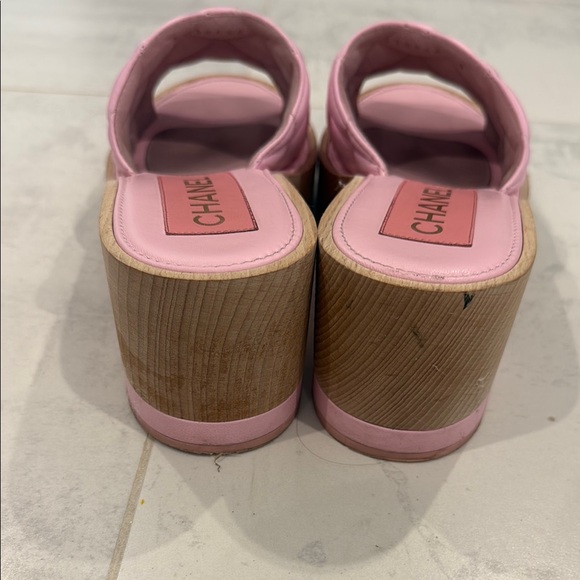 Chanel Pink Quilted Women's Slides - Picture 5 of 9